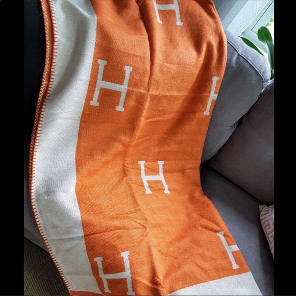 Monogrammed Wool Cashmere Throw Blanket Shawl - Picture 7 of 8